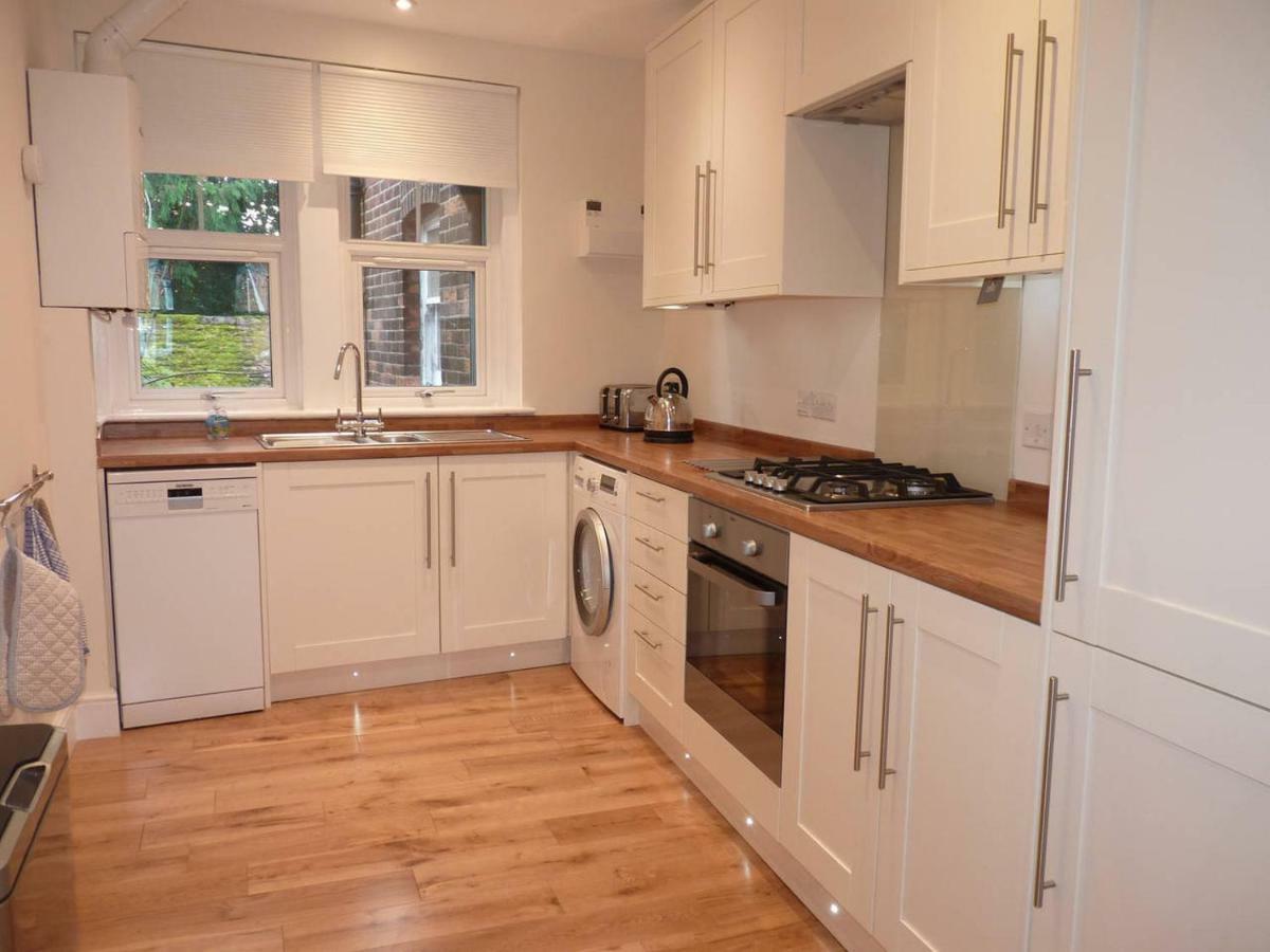 Brockenhurst Apartments ภายนอก รูปภาพ
